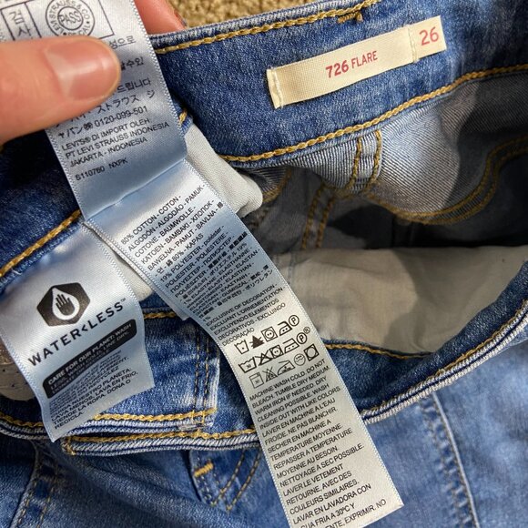 Levi’s 726 flare split-hem jeans, medium blue, size 26 x 32 - Picture 5 of 8